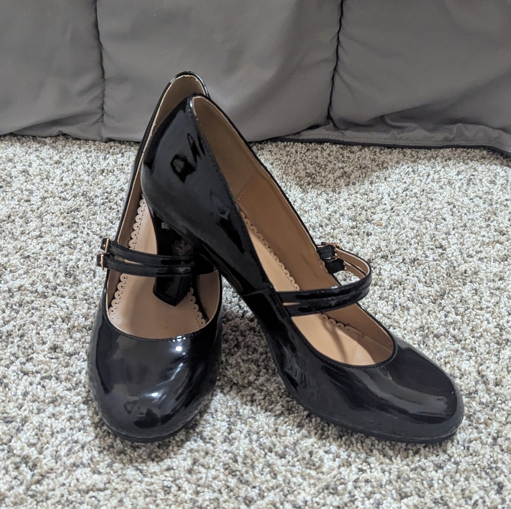Journee Collection Women's Wendy Double Strap Heels